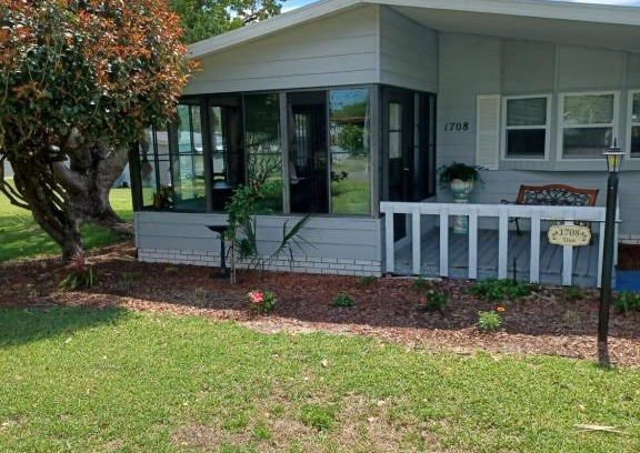 The Villages House | Village Of Country Club Hills COUPLES ONLY