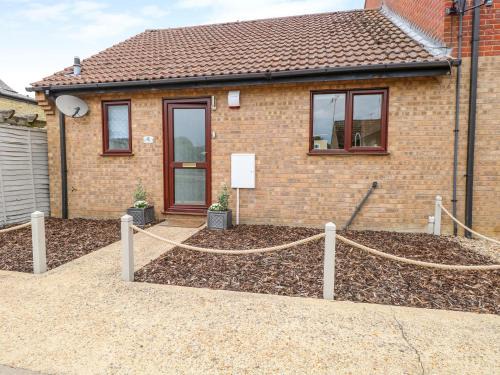 Littleport House | Village Retreat