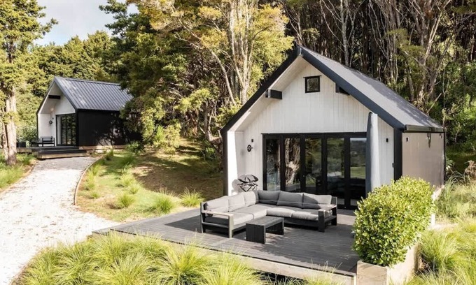 Mangawhai Villa | Villas 1 & 2: Side-by-Side Villas – 2 Luxe Retreats for Friends or Couples