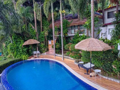 Mataas Na Kahoy Villa | Villas by Eco Hotels