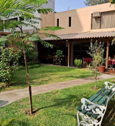 Santiago de Surco Bed & Breakfast | Villas Del Sol Bed & Breakfast