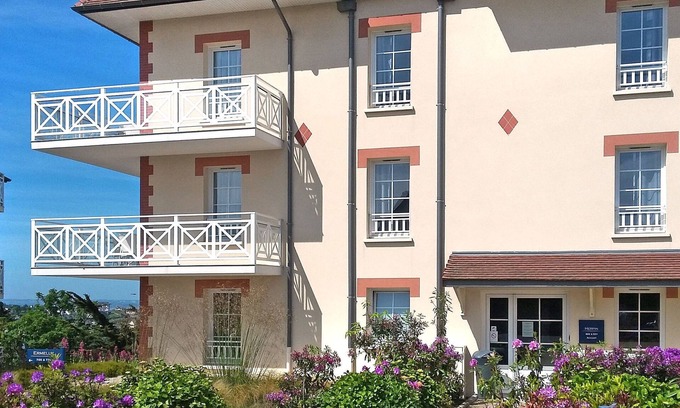 Pleneuf-Val-Andre Apartment | Villas du Spa by Interhome