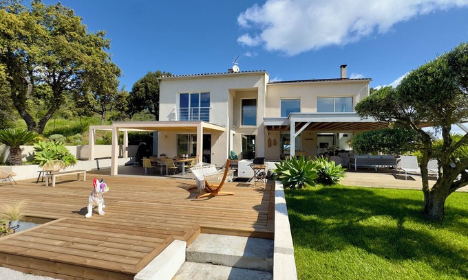 Alata House | VillaSerenita Heated swimming pool Jacuzzi, Petanque, Table tennis, Table soccer.