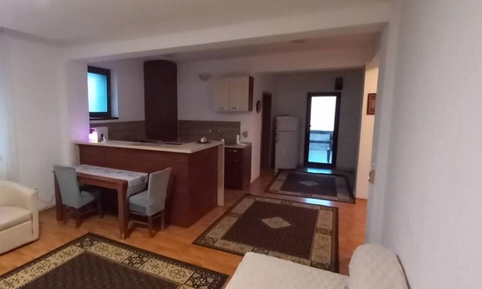 Iasi Villa | Villaweb, 3 rooms Ap. 5min drive to city &Airport