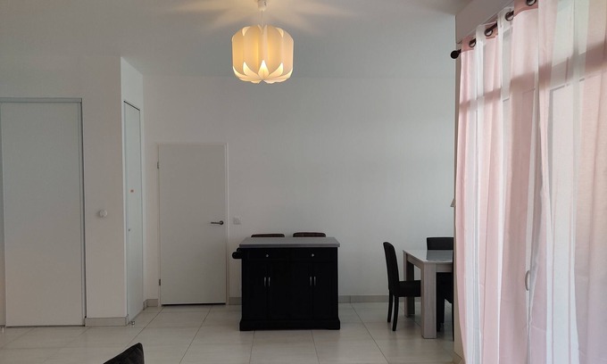 Cergy Apartment | Ville Nature