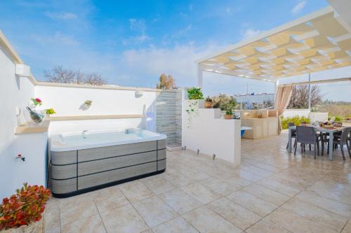 Torre Pali Apartment | Villetta Giuvì con Jacuzzi Privata