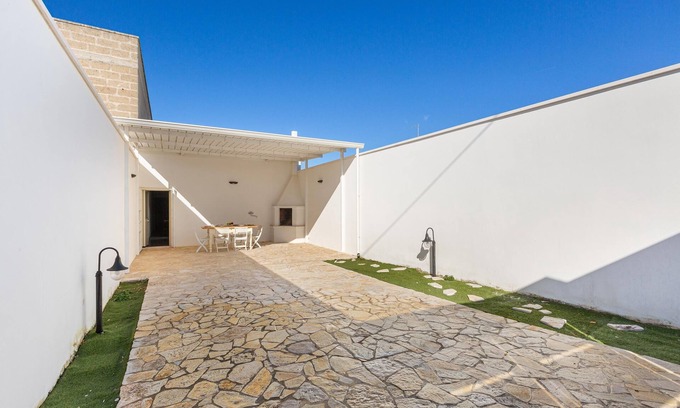 Sant'Isidoro House | Villetta Ondablu by BarbarHouse