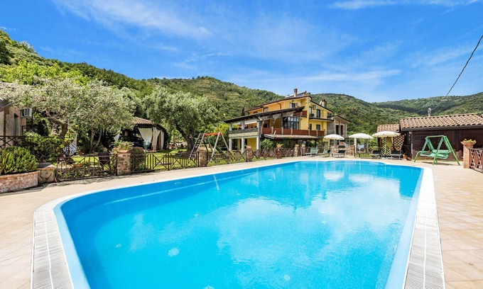 Casal Velino Ski Chalet | Vineyard Dépendance With Shared Pool, Casal Velino, Italy