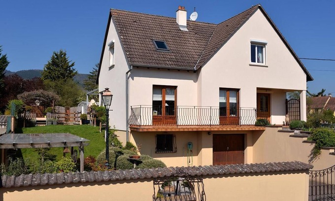 Eguisheim Apartment | Vineyard flower * Eguisheim quiet, 3 min walk from the center