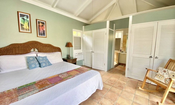 Teagues Bay Villa | VinoVilla is a fully Air conditioned Tropical escape with its own private pool!