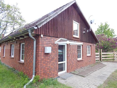 Amt Neuhaus House | VINTAGE HOUSE Ferienwohnung LANDHAUS LAAVE