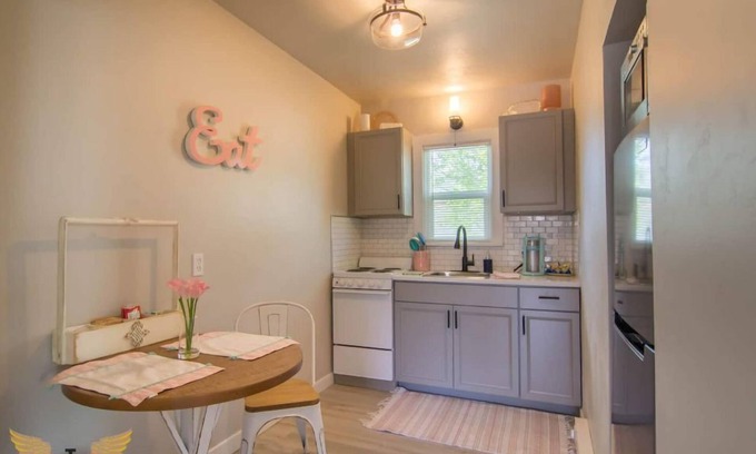 Twin Falls Villa | Vintage Idahoan