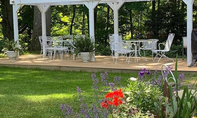 South Haven Bed & Breakfast | Vintage Inn at Veritas Estate