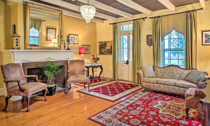 New Roads House | Vintage Louisiana Vacation Rental Home