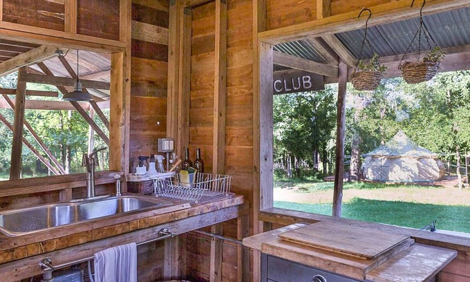 Elgin House | Vintage Mansion Camper with A/C and Fire Pit, NEW Discounted Rates