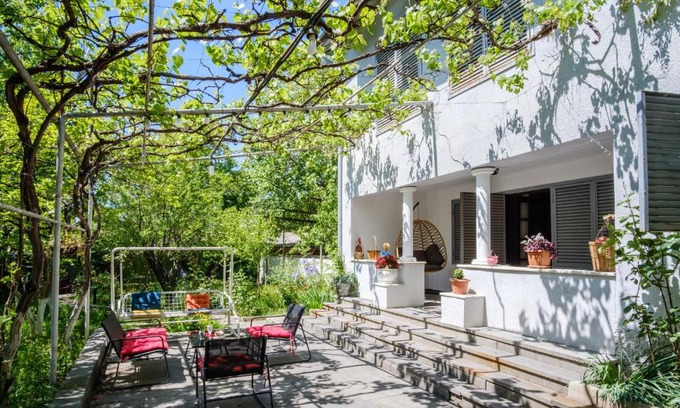 Mtskheta House | Vintage Villa Saguramo