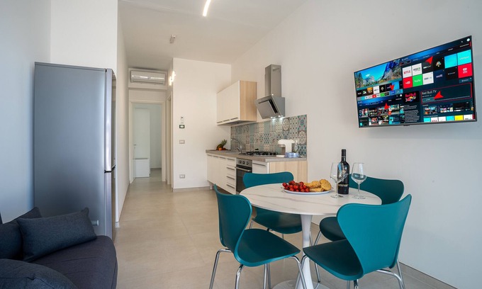 Torre Suda Apartment | Vinyl Family Suite Apartment