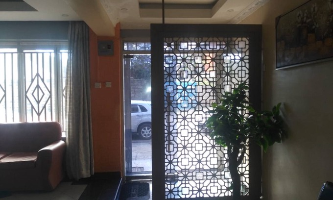 Mai Mahiu Hotel | VIP Nest Lounge