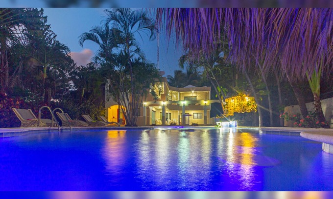 Bani Villa | VIP - "Villa Infinito"Bani's Beachside Mansion!