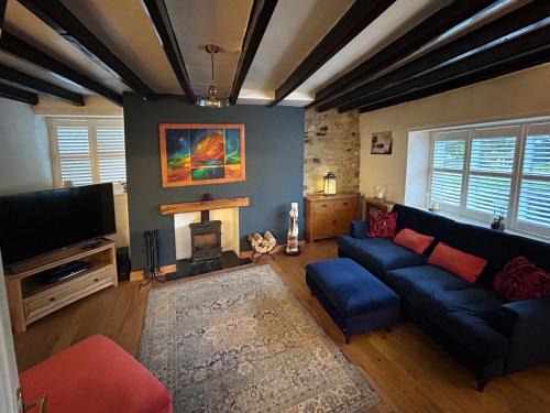 Richmond House | Virginia House A Contemporary Cosy Period Cottage