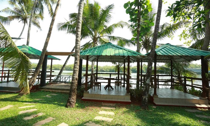 Kannur Villa | Vista Al Rio Villa Lakeside Stay in Heart of Kannur