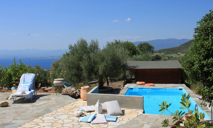 Megali Mantineia Villa | Vista Avia Villa (Traditional Stone Villa with Pool and Amazing View)