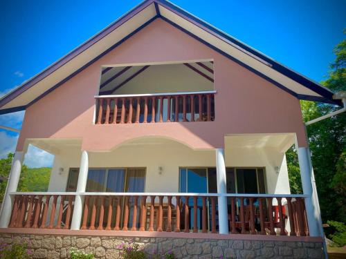 Praslin Island House | Vista D'Oro
