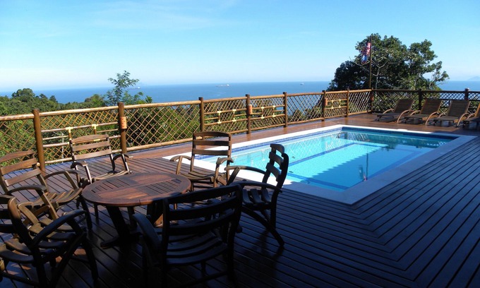 Sao Pedro House | Vista Film with Very Comfortable - 6 suites
