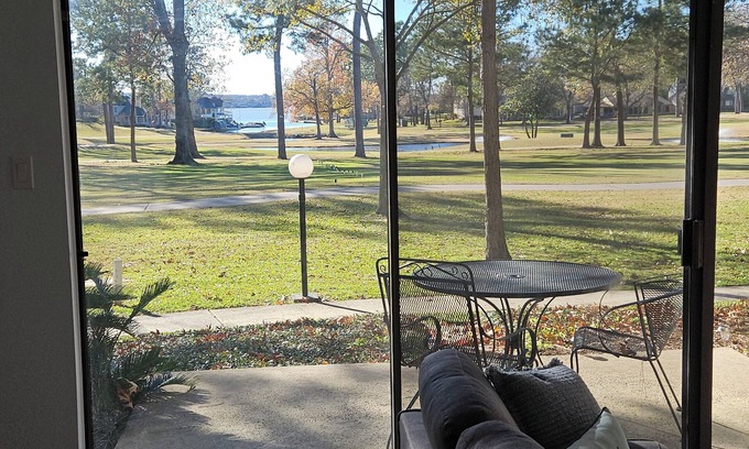 Walden on Lake Conroe Condo | Vista Lago "Lake View"