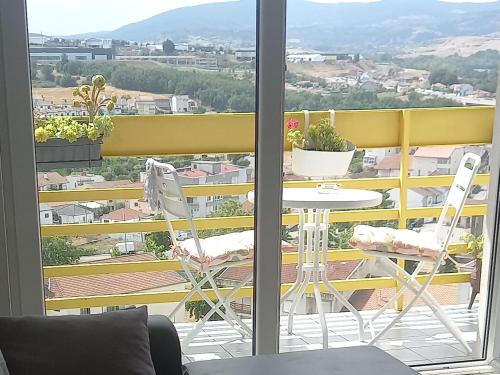 Braganca Apartment | Vista para a serra