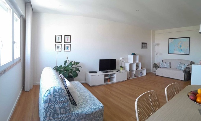 Marvila Apartment | VISTAS SOBRE O RIO TEJO - near the airport, metro and train station. Enjoy :)