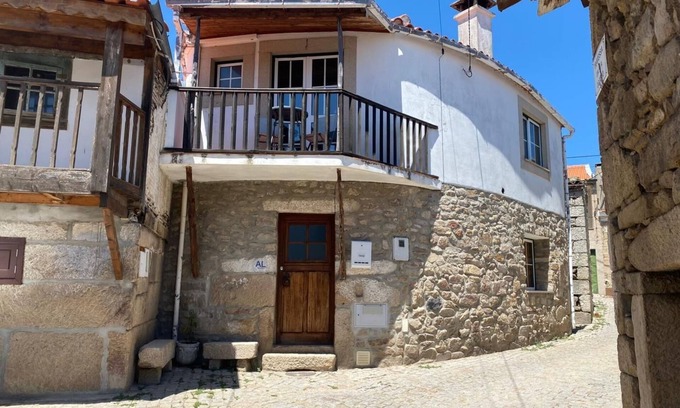 Torre de Moncorvo Apartment | Vita Portucale | Countryside Cottage Gem Moncorvo