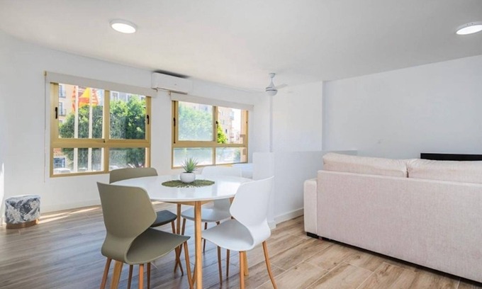 Old Town Apartment | Vive la Vila cozy apartment by the beach