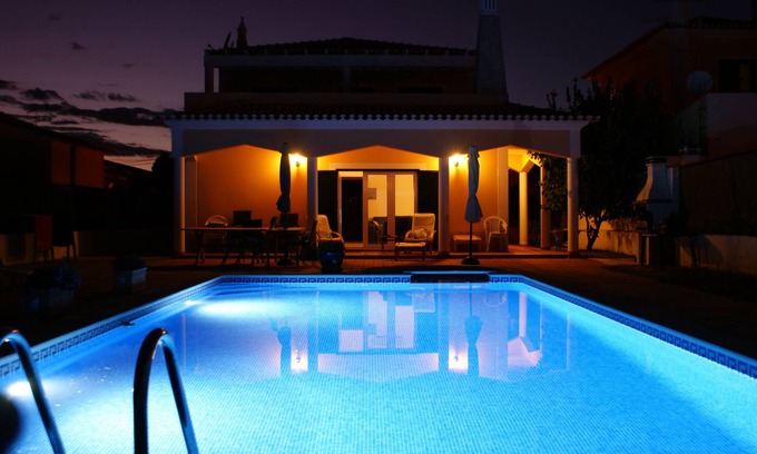 Barrocal Villa | Vivenda Luz e Lúdica