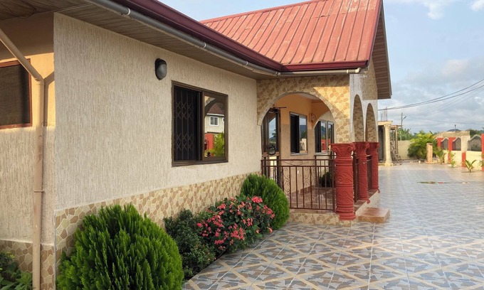 Winneba Hotel | Vivi Hotel