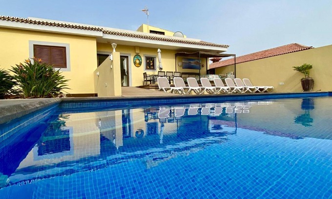 Las Rosas Villa | Vivienda Vacacional TINIZARA