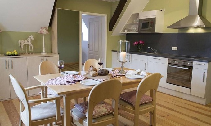 Stolpe Apartment | Vogt Bernhard I WF-45 - Cozy vacation apartment west wing Vogt Bernhard I with