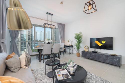 Al Barsha 1 Apartment | Vogue Downtown - Boulevard Central Tower - Burj Khalifa View