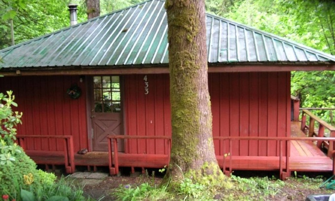 Curtis Cottage | 'Volcano Country' Creek Side Cottage Retreat