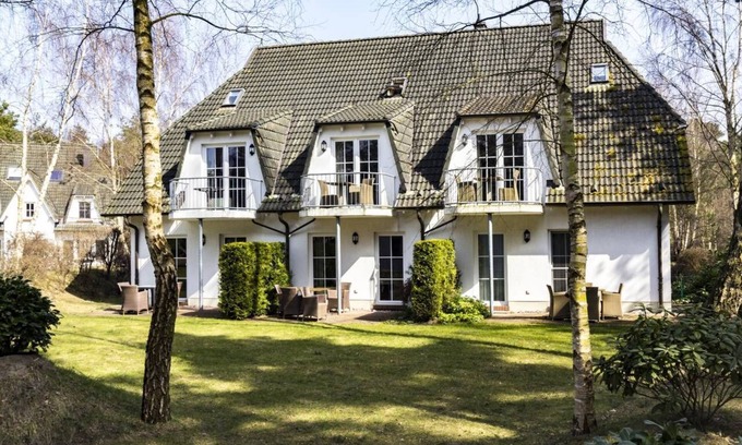 Neuhaus Apartment | Vom Kiefernwald zum Strand