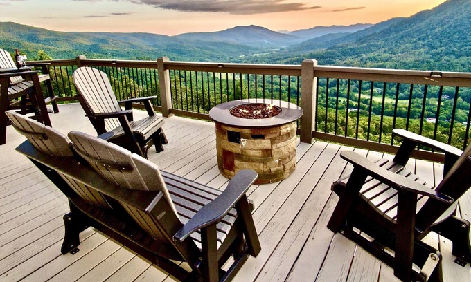 Frank Cabin | Voted "BEST VIEWS" - High Demand Area! - Surrounded by Pisgah National Forest!