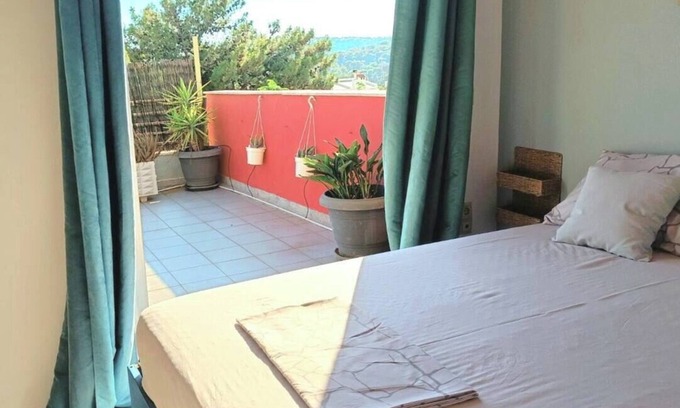 Vouliagmeni Apartment | Vouliagmeni Top Floor Maisonette