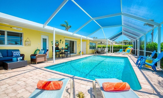 Yacht Club Villa | VRCC Villa Cobalt Caye