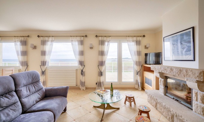 Guilvinec House | Vue mer au Guilvinec - House for 12 people