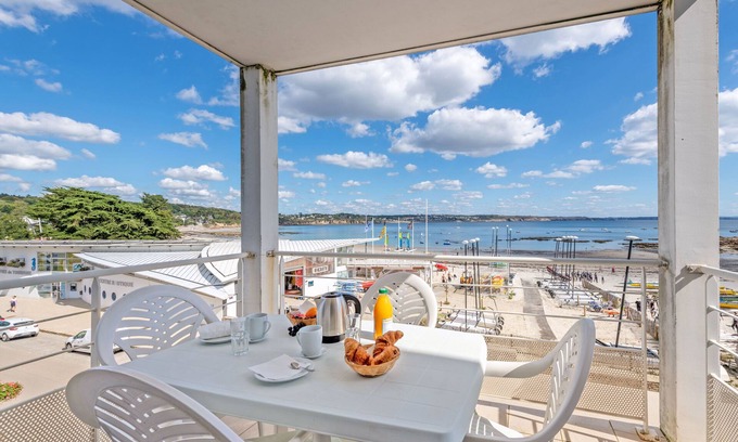 Plougonvelin Condo | Vue sur mer | Appt + TV à 150m de la plage