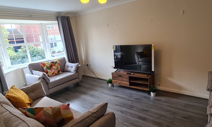 Newark upon Trent House | Vyna Place-Close to City Hospital