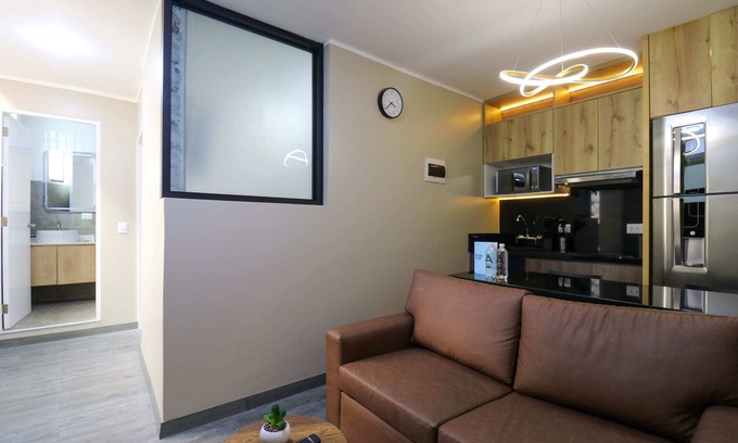 Chacarilla-Santa Cruz Apartment | w* | Elegant 1BR w/AC in San Isidro