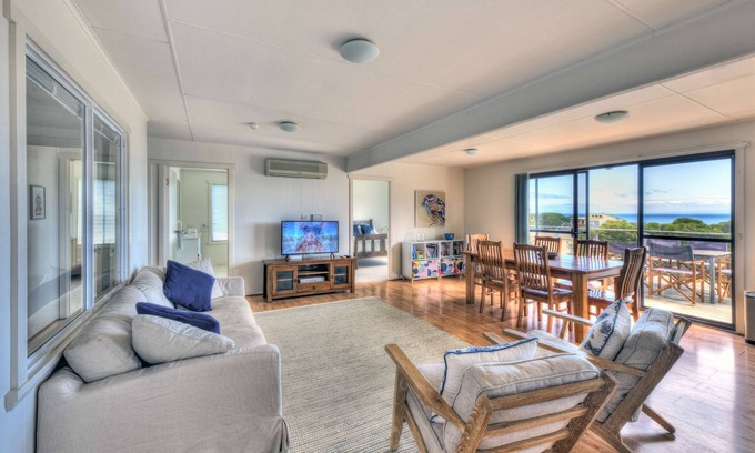 Coles Bay House | Waders