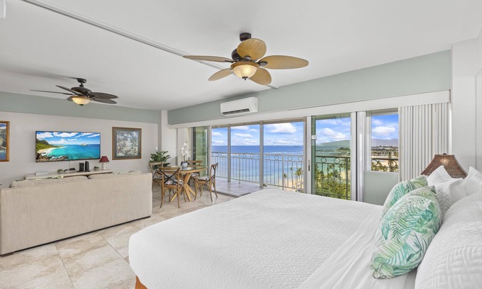 Honolulu Condo | Waikiki Shore Condo on the 13th floor with ocean view/prime location