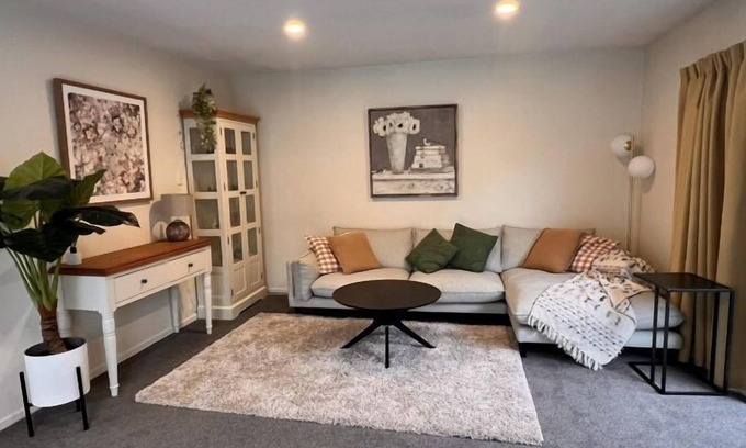 Burnside House | Waimairi Road-Quiet and relaxing near Canterbury University